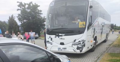 Trzeźwy kierowca i sprawny autokar to podstawa.  dzięki regularnym kontrolom autokarów,  policjanci nie dopuścili by dwóch kierowców naraziło najmłods